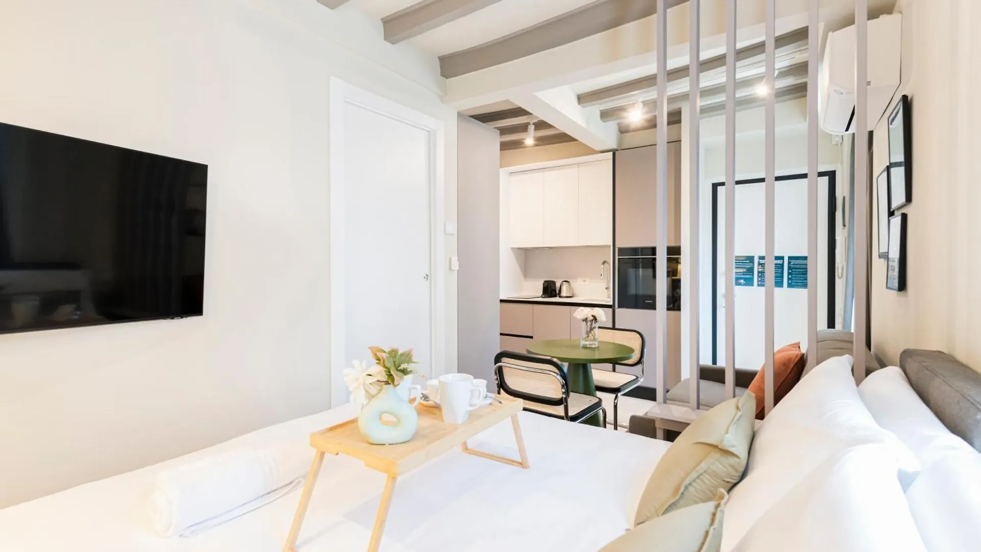 Easylife - Elite Apartments In Porta Venezia 밀라노 0*,  이탈리아